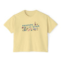 The Love Hypothesis by Ali Hazelwood from thtgrlreads, a pale yellow Comfort Colors cropped tee with Readers in STEM graphic, science icons, DNA, and books